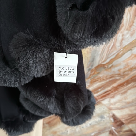 JBVG Luxury Black Double Layered Faux Fur Collared Cape Coat - Picture 6 of 7